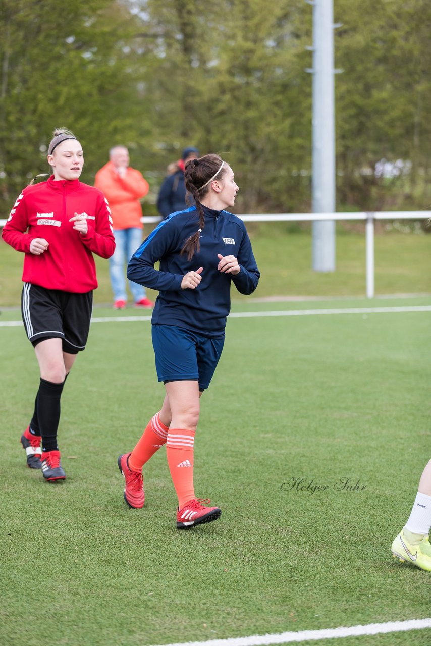 Bild 89 - Co-Trainerin der Frauen Nationalmannschaft Britta Carlson in Wahlstedt